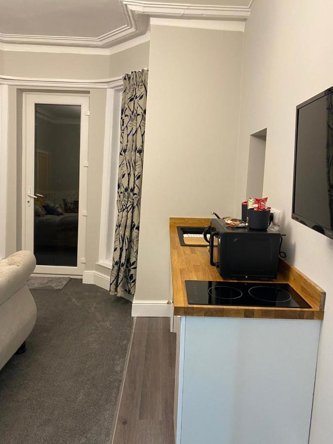 Cambridge Villas Private Studio Lytham St Annes Exterior photo